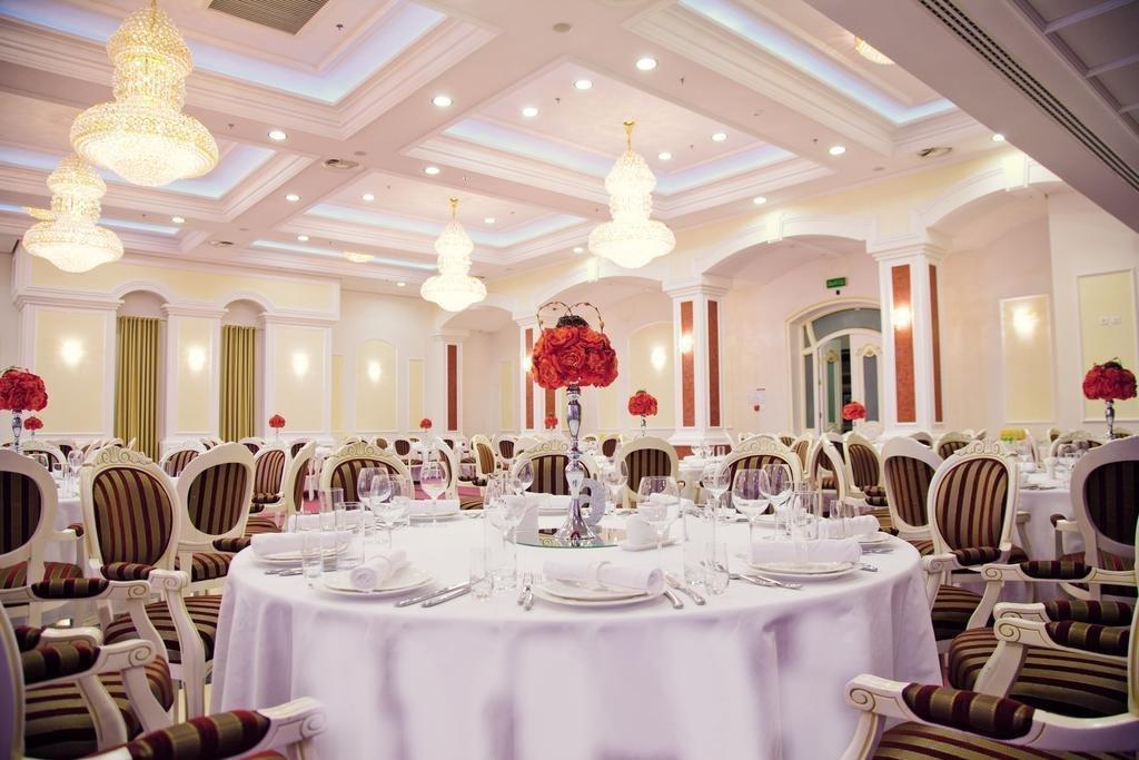 Caspian Riviera Grand Palace Hotel Aktau  Exterior photo The ballroom at the hotel