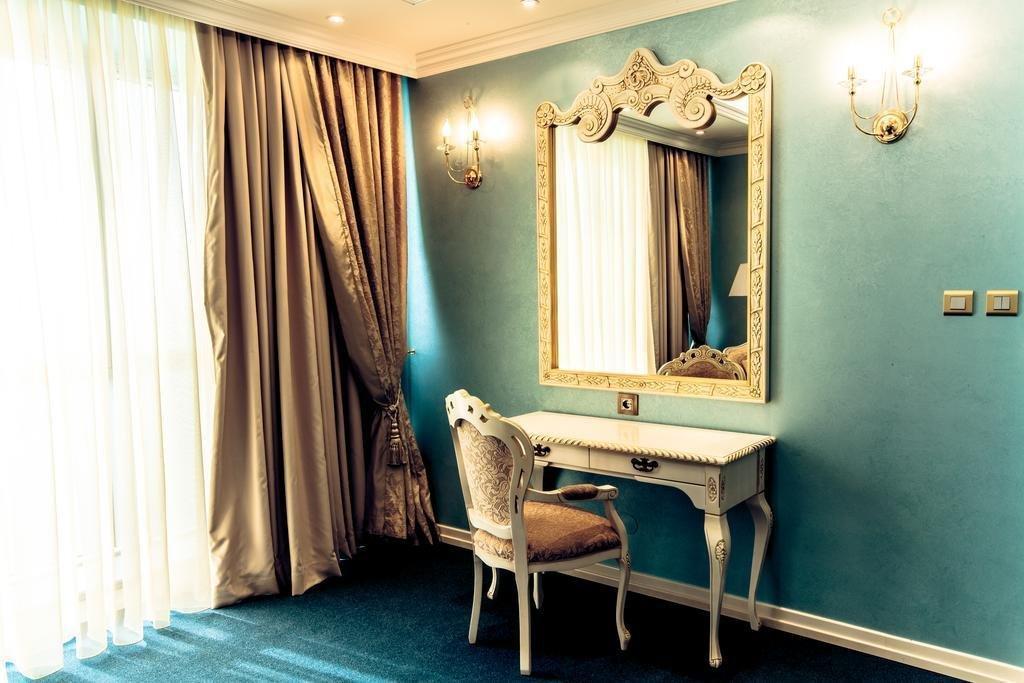 Caspian Riviera Grand Palace Hotel Aktau  Exterior photo A dressing table