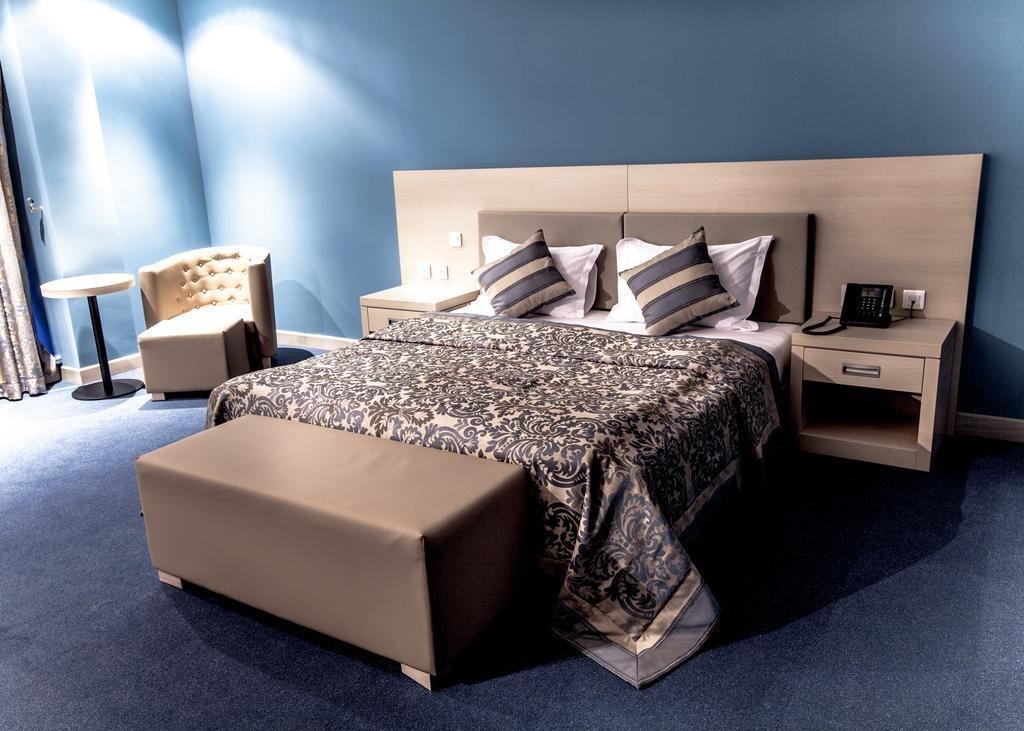Caspian Riviera Grand Palace Hotel Aktau  Exterior photo A bedroom