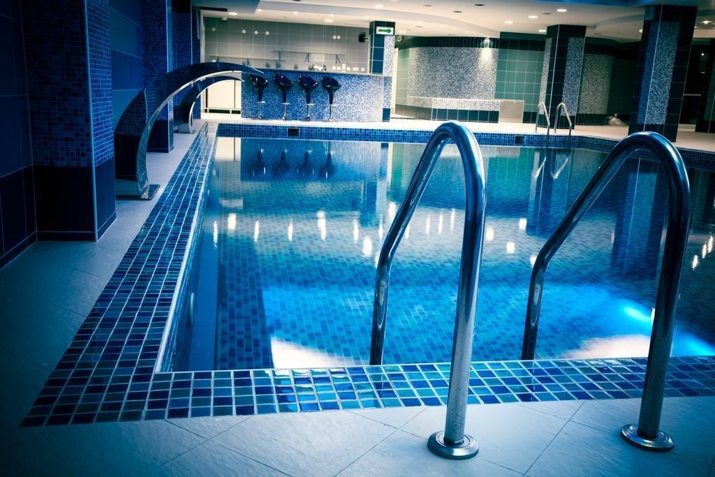 Caspian Riviera Grand Palace Hotel Aktau  Exterior photo The swimming pool at the hotel
