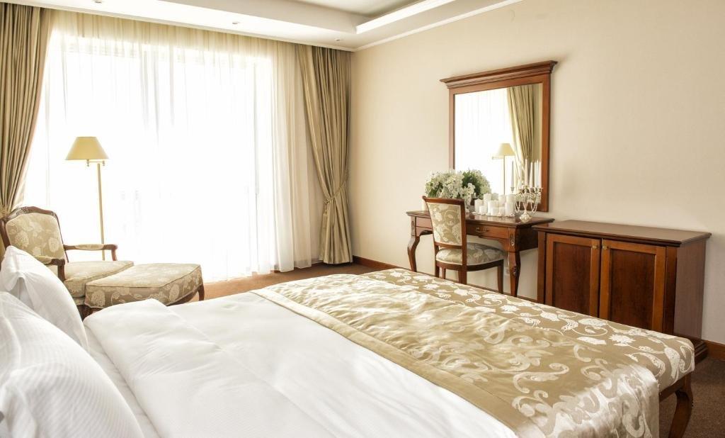 Caspian Riviera Grand Palace Hotel Aktau  Exterior photo A bedroom at the hotel