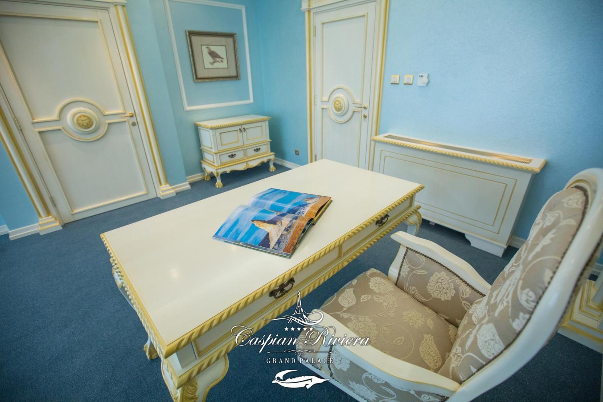 Caspian Riviera Grand Palace Hotel Aktau  Exterior photo Office of the President of the University